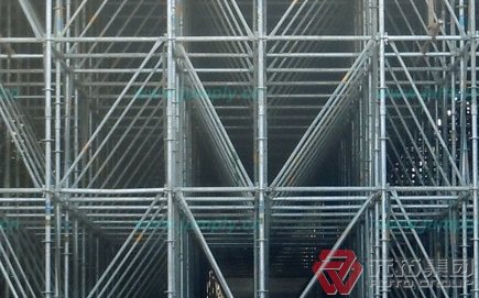 盤扣式腳手架配件、立桿的使用